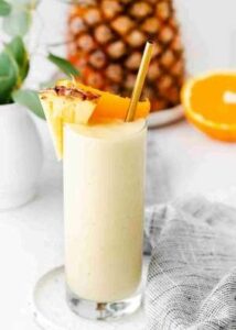 make smoothie Yogurt Pineapple